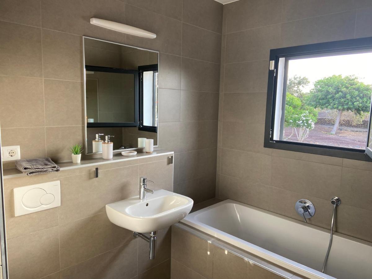 Heated & Shared Pool Villa Matriana 36A, North Shore Villas Lajares Luaran gambar